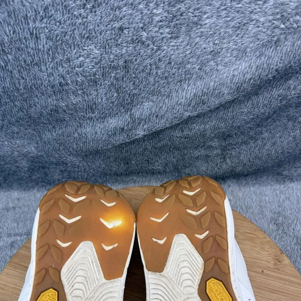 Hoka One One hoka one